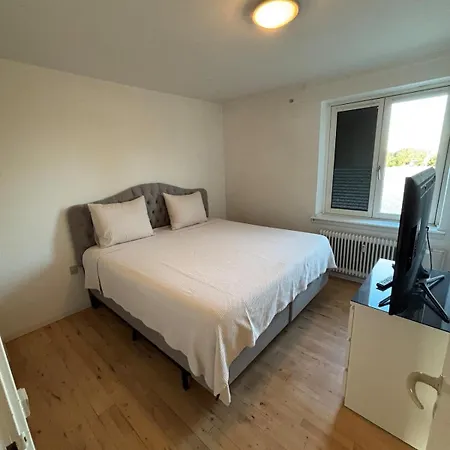 Luxury With Balcony, King Bed Free Parking 10 Min To Centre Appartement Kopenhagen