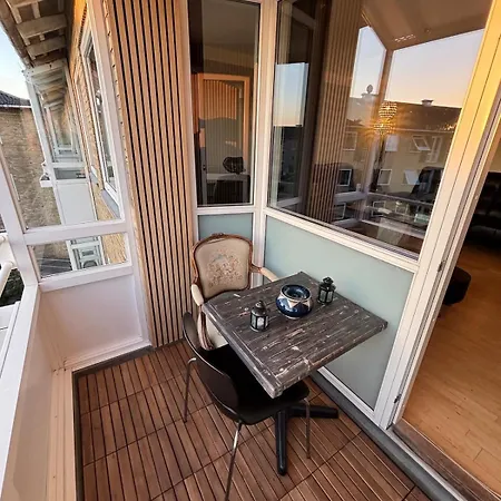 Lejlighed Luxury With Balcony, King Bed Free Parking 10 Min To Centre *