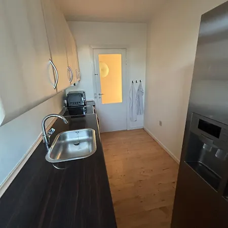 Luxury With Balcony, King Bed Free Parking 10 Min To Centre * Kopenhagen
