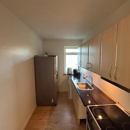 Appartement Luxury With Balcony, King Bed Free Parking 10 Min To Centre