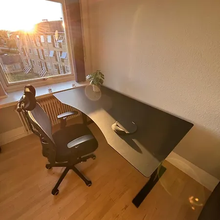 Appartement Luxury With Balcony, King Bed Free Parking 10 Min To Centre Kopenhagen