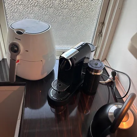 Luxury With Balcony, King Bed Free Parking 10 Min To Centre København