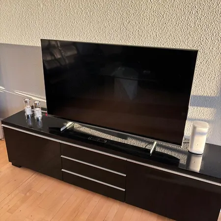 Appartement Luxury With Balcony, King Bed Free Parking 10 Min To Centre